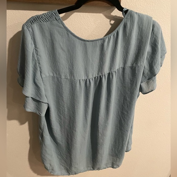 Style & Co. Blue Flutter Sleeve Smocked Blouse Size XL - Picture 2 of 4